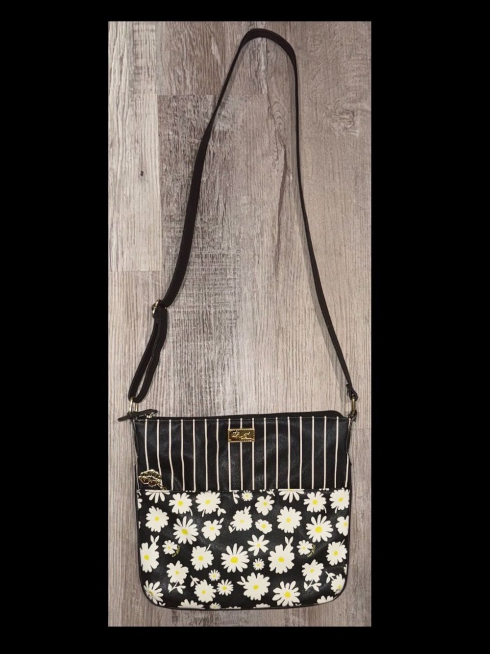 Betsey Johnson Daisy Crossbody Purse